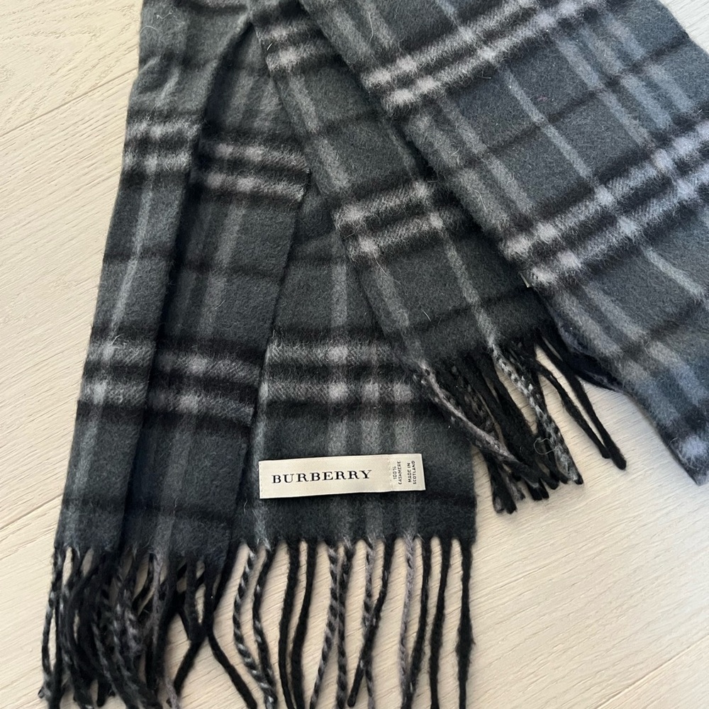 Men’s BURBERRY cashmere scarf